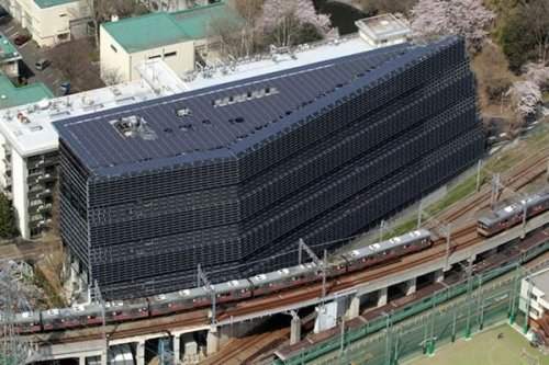 Токийский технологический институт, полностью покрытый солнечными батареями