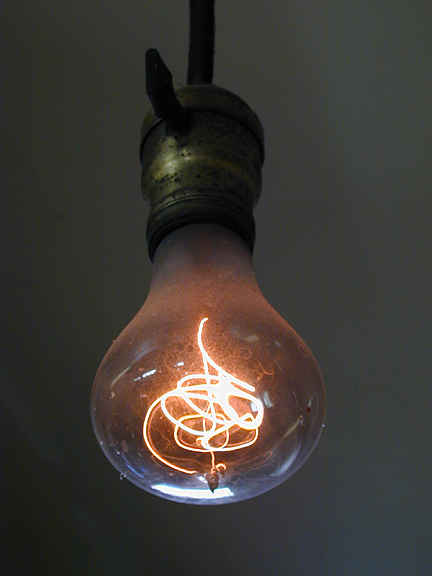 Первая лампа накаливания изобретатель